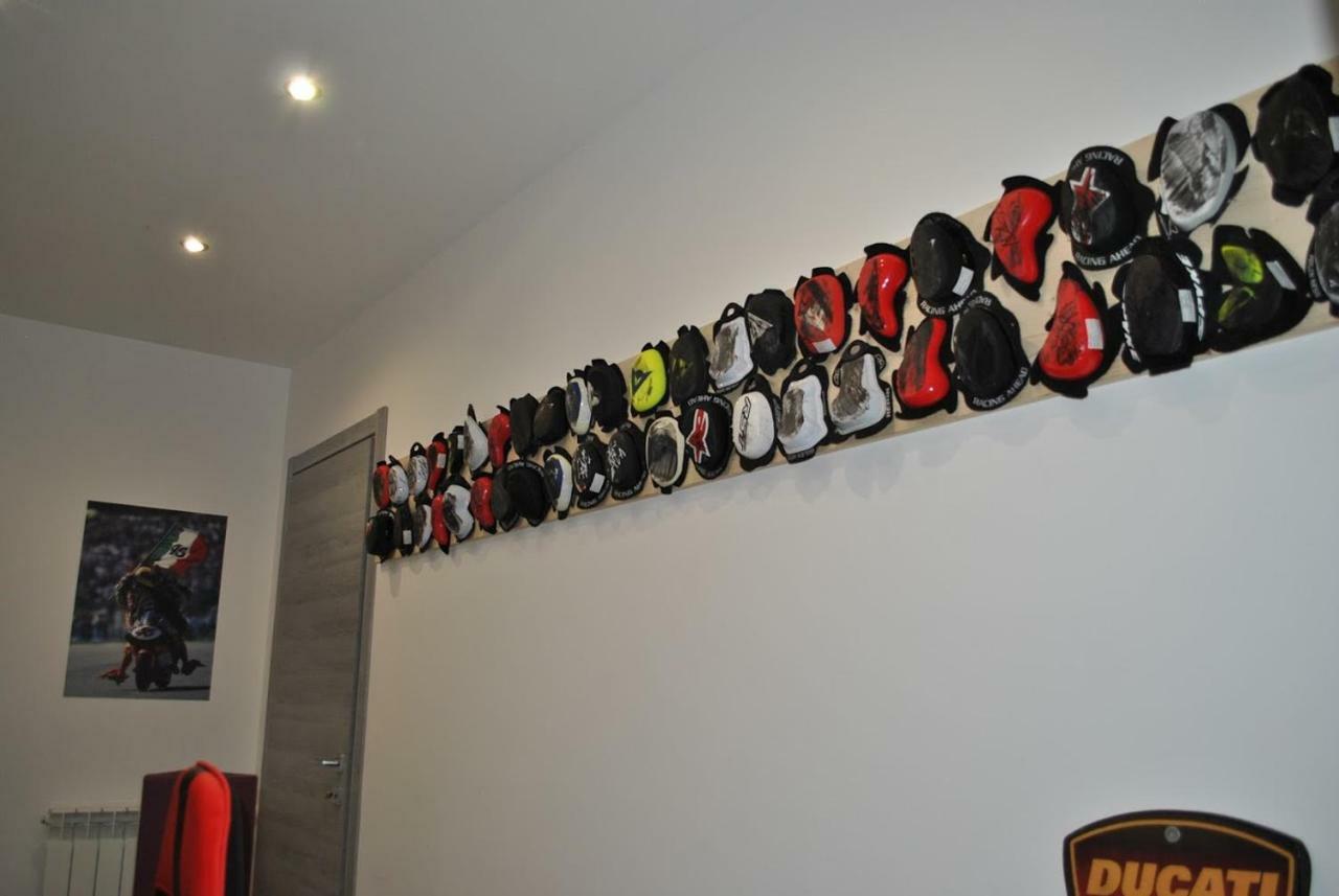 Italian Piston House Sport Moto Rent Bed & Breakfast Millesimo Bagian luar foto