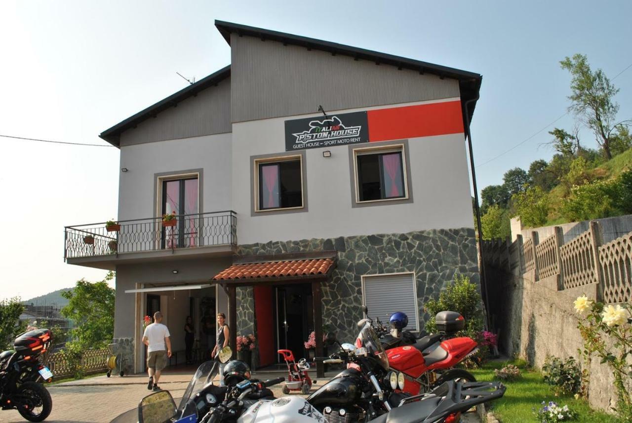 Italian Piston House Sport Moto Rent Bed & Breakfast Millesimo Bagian luar foto
