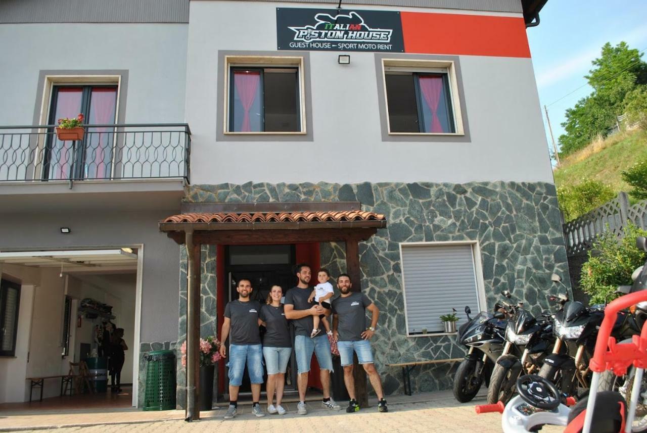 Italian Piston House Sport Moto Rent Bed & Breakfast Millesimo Bagian luar foto