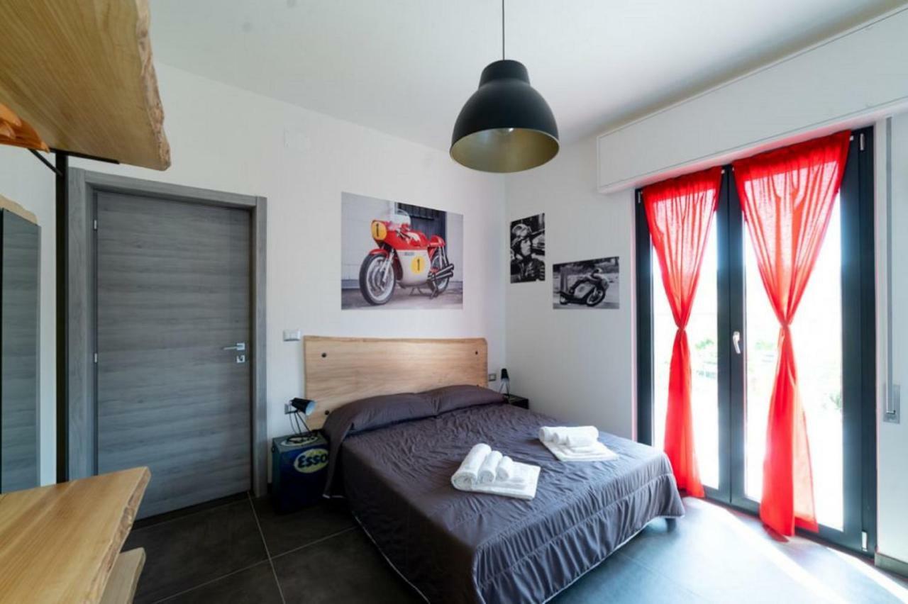 Italian Piston House Sport Moto Rent Bed & Breakfast Millesimo Bagian luar foto