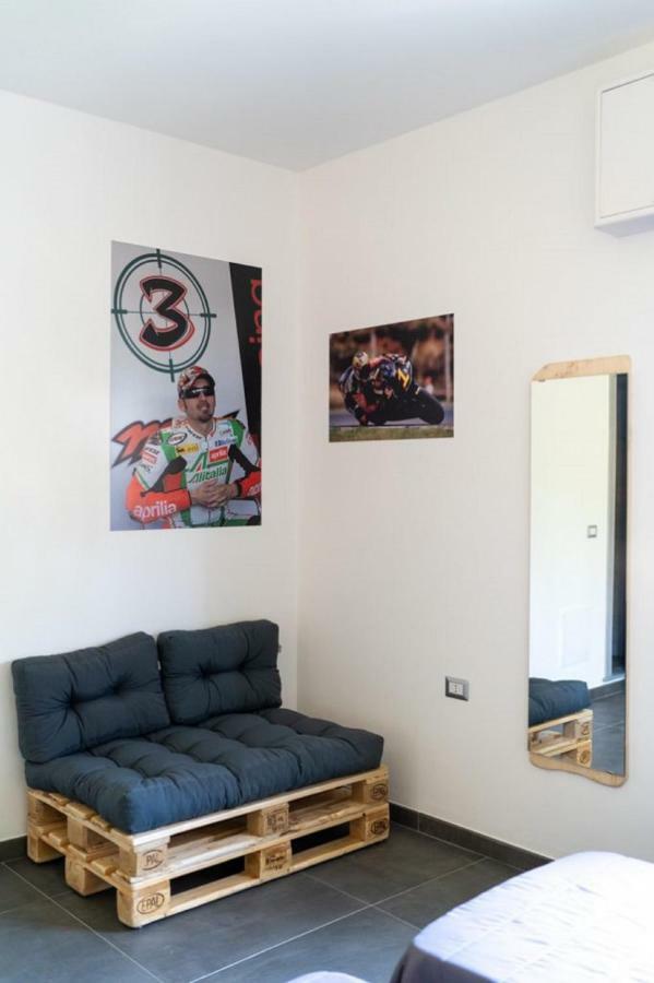 Italian Piston House Sport Moto Rent Bed & Breakfast Millesimo Bagian luar foto