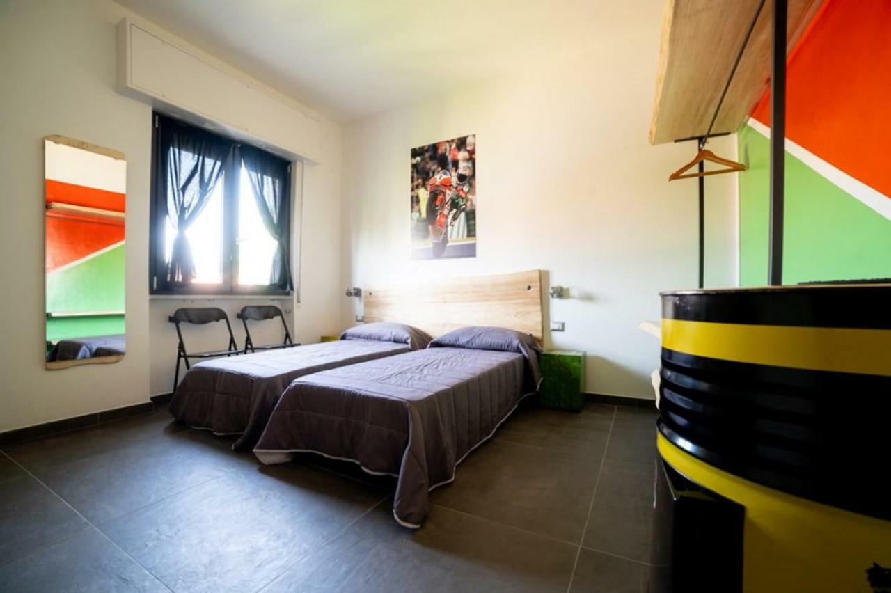 Italian Piston House Sport Moto Rent Bed & Breakfast Millesimo Bagian luar foto