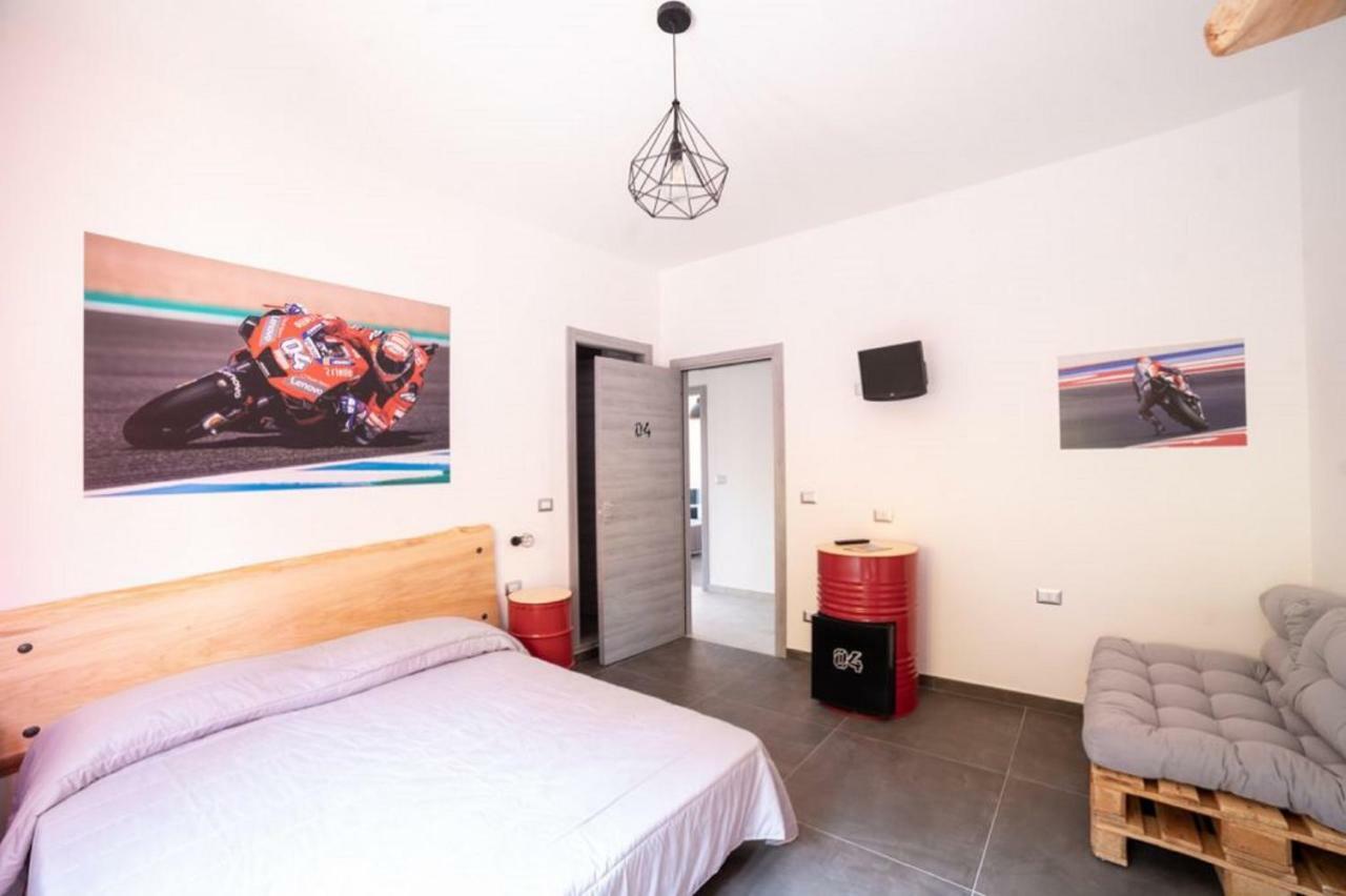 Italian Piston House Sport Moto Rent Bed & Breakfast Millesimo Bagian luar foto