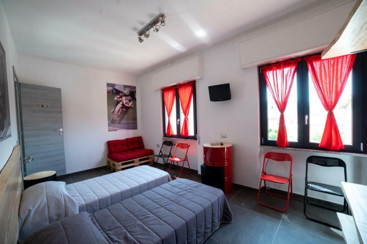 Italian Piston House Sport Moto Rent Bed & Breakfast Millesimo Bagian luar foto